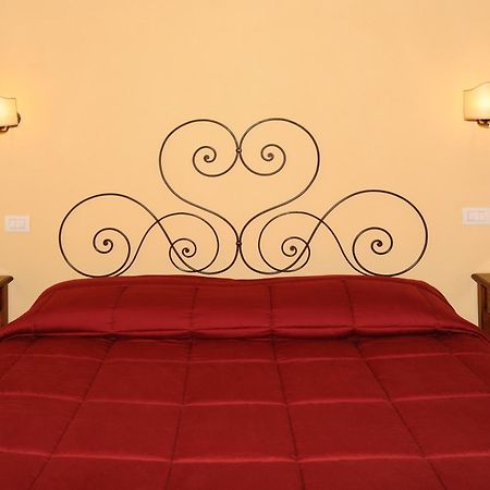 Agriturismo Poggio Tobruk П'єнца Екстер'єр фото