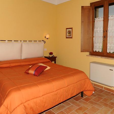 Agriturismo Poggio Tobruk П'єнца Номер фото